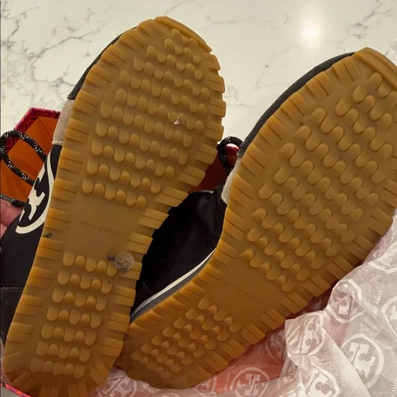 Tory Burch Annie Nylon Runner in Perfect Black / Lavagna - Picture 7 of 9